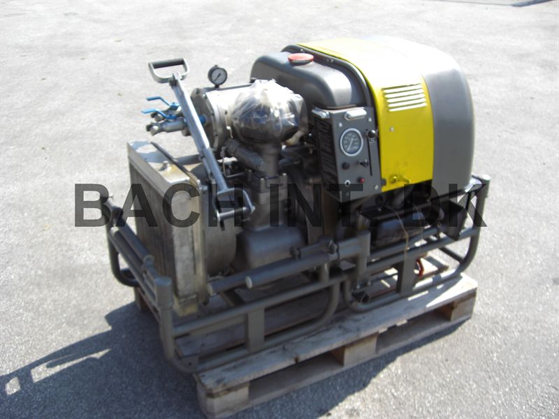 VW 1600 engine with air compressor